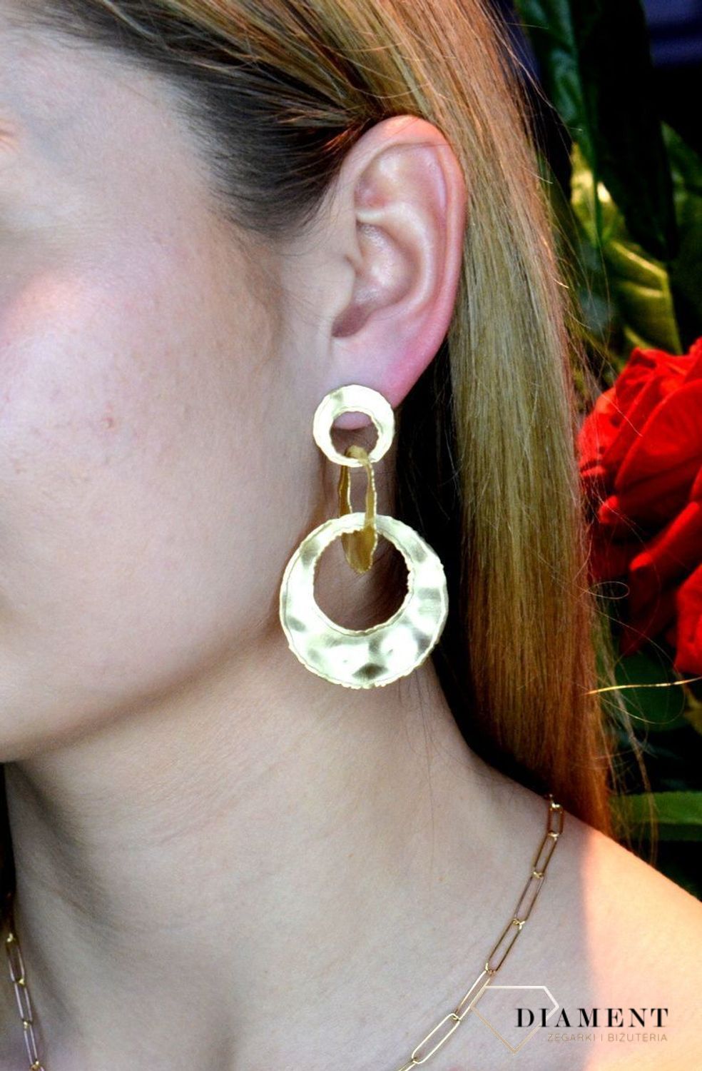 Złote kolczyki 585 gniecione kółeczka potrójne OR AQ H4180228. Srebrne kolczyki duże owalne w pozłoceniu wiszące o okrągłym kształcie💎 Srebrne kolczyki okrągłe w pozłoceniu żółtego złota to ponadczasowa biżuteria 💎. Bi.jpg